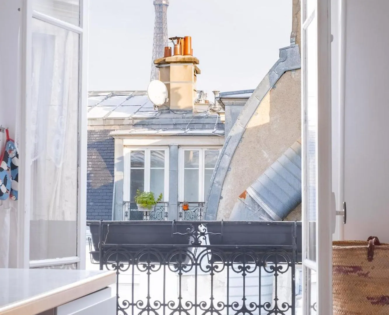 Veeve - Theatre In The Sky Apartment Paris