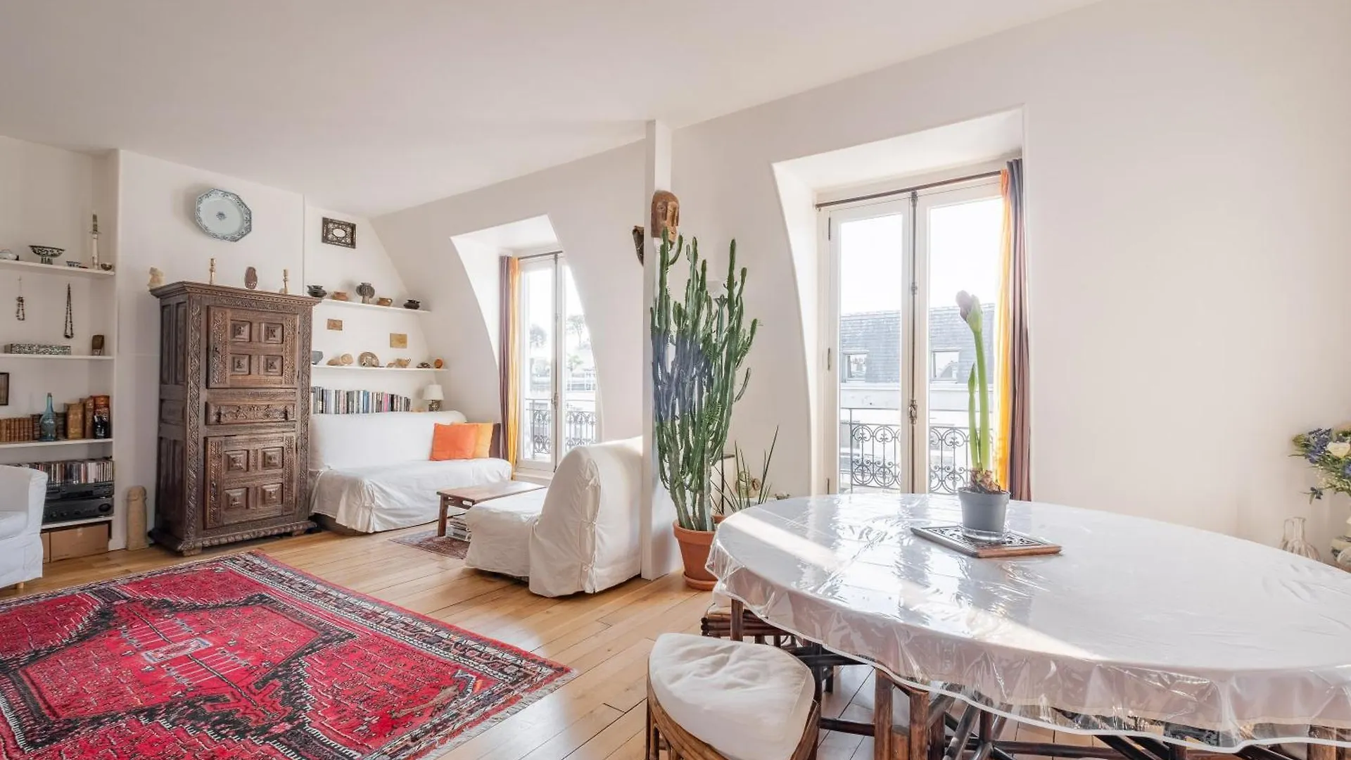 Veeve - Theatre In The Sky Apartment Paris